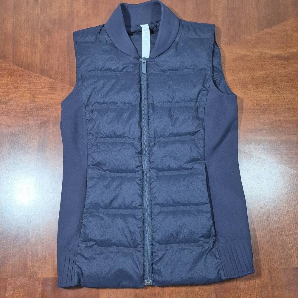 Lululemon Womens Size 2‎ Goose Down Down & Around  Athletic Vest Navy Blue  EUC